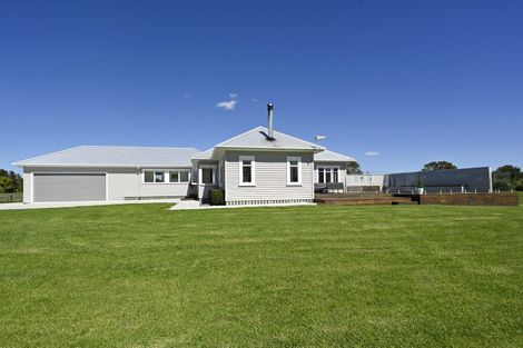 Photo of property in 13 Trotting Course Drive, Kumeu, 0891