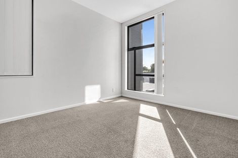 Photo of property in 15 Battalion Drive, Papakura, 2110