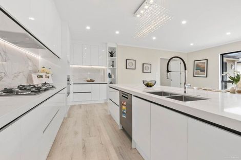 Photo of property in 11 Lumber Rise, Swanson, Auckland, 0614