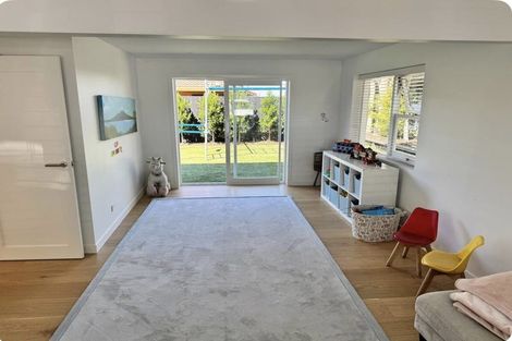 Photo of property in 24 Otakau Road, Milford, Auckland, 0620