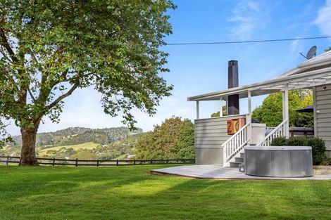 Photo of property in 376 Taiapa Road, Muriwai, Waimauku, 0881