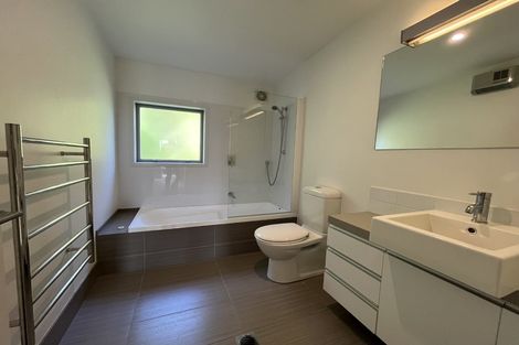 Photo of property in 21 Saddleback Grove, Karori, Wellington, 6012