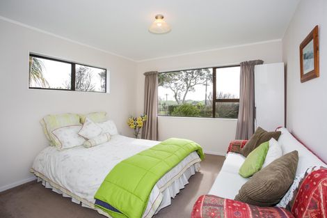 Photo of property in 20 Waipipi Wharf Road, Pollok, Waiuku, 2683