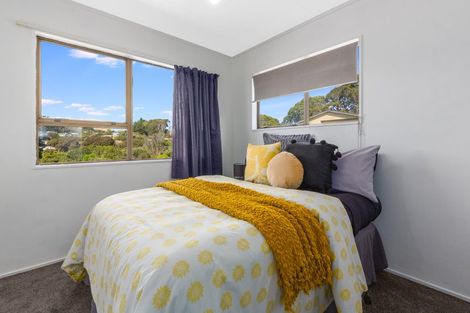 Photo of property in 16 Parkinson Close, Whitby, Porirua, 5024