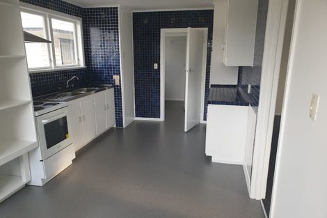 Photo of property in 5 Lendic Avenue, Henderson, Auckland, 0612