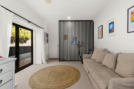Photo of property in 73 James Cook Street, Havelock North, 4130