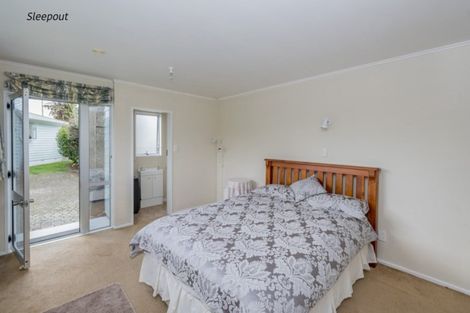 Photo of property in 628/628a Queen Street East, Levin, 5510