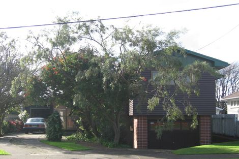 Photo of property in 27 Holyoake Crescent, Avalon, Lower Hutt, 5011