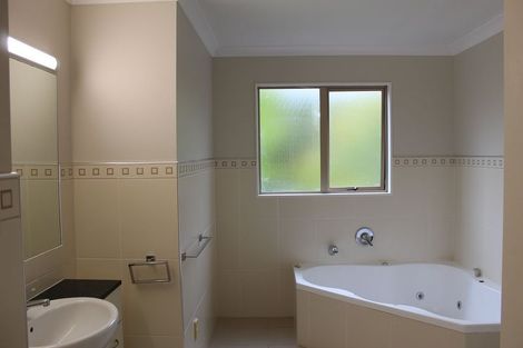 Photo of property in 10 Summerfield Lane, Albany, Auckland, 0632