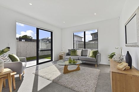 Photo of property in 28 Pepene Avenue, Takanini, 2112