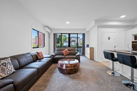 Photo of property in 20/11 Carlos Drive, Flat Bush, Auckland, 2016