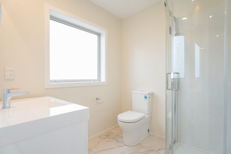 Photo of property in 70 Farnworth Terrace, Glenside, Wellington, 6037