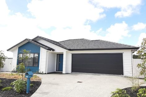 Photo of property in 16 Jane Maree Road, Kumeu, 0810