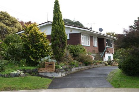 Photo of property in 42 Trelawn Place, Cockle Bay, Auckland, 2014