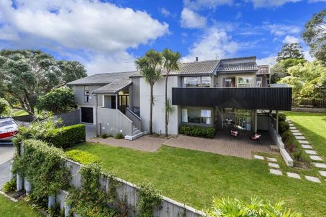 Photo of property in 1 Busbridge Place, Hillcrest, Auckland, 0627