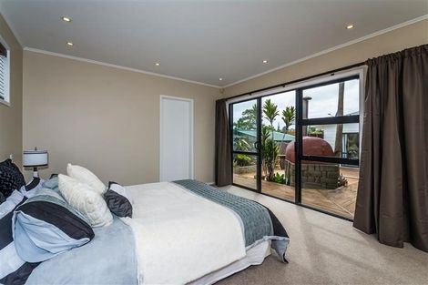 Photo of property in 2 Serrata Place, Browns Bay, Auckland, 0630