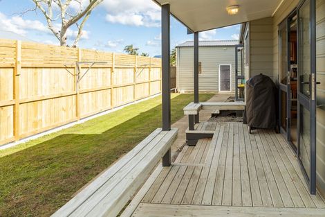 Photo of property in 28 Surf Street, Whitianga, 3510