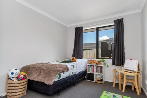 Photo of property in 17 Lakeside Terrace, Omokoroa, 3114