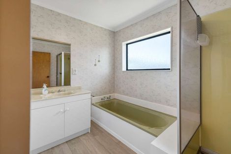 Photo of property in 19a Paynters Avenue, Strandon, New Plymouth, 4312