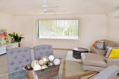 Photo of property in 2 Hazards Road, Weymouth, Auckland, 2103