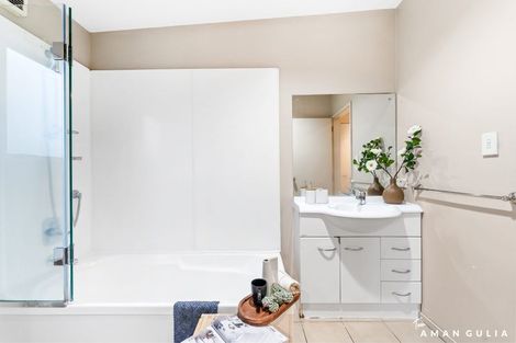 Photo of property in 5/218 Captain Springs Road, Onehunga, Auckland, 1061