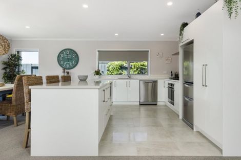 Photo of property in 17 Saddlers Way, Papamoa, 3118