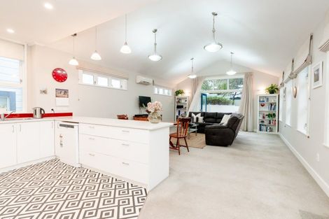 Photo of property in 23 Naughton Terrace, Kilbirnie, Wellington, 6022