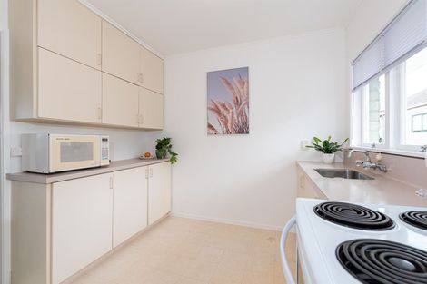 Photo of property in 2/8 East Coast Road, Milford, Auckland, 0620