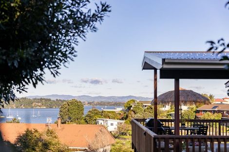 Photo of property in 26 Omokoroa Road, Omokoroa, 3114