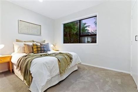 Photo of property in 11 Ranui Station Road, Ranui, Auckland, 0612