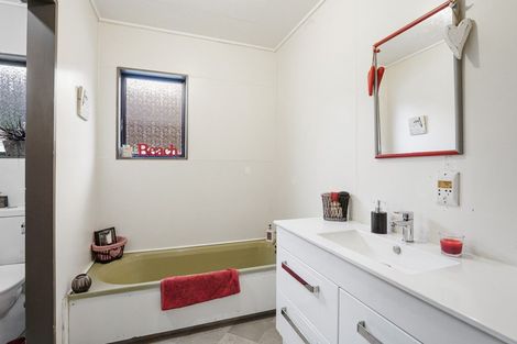 Photo of property in 17 Oriwa Crescent, Otaki, 5512