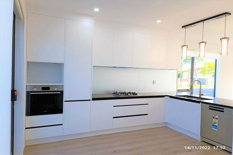 Photo of property in 49a Prince Regent Drive, Half Moon Bay, Auckland, 2012