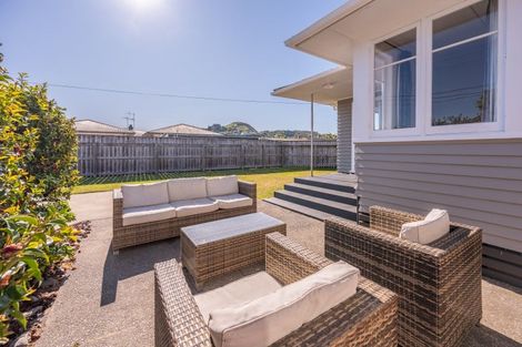 Photo of property in 14 Warwick Crescent, Taradale, Napier, 4112