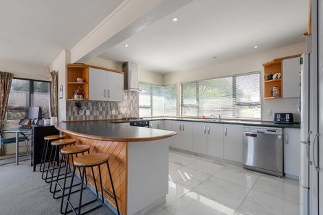 Photo of property in 60 Molyneux Close, Whitby, Porirua, 5024