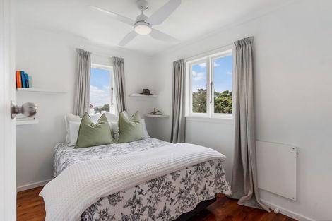 Photo of property in 101 Island Bay Road, Beach Haven, Auckland, 0626