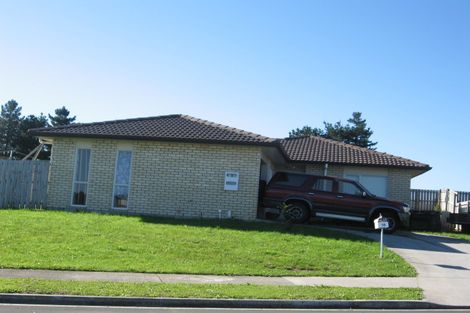 Photo of property in 16 Derryveagh Lane, Weymouth, Auckland, 2103