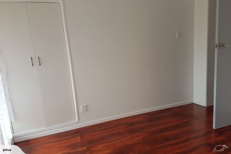 Photo of property in 2/56 Birkdale Road, Birkdale, Auckland, 0626