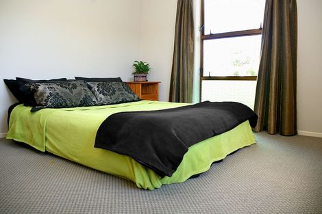 Photo of property in 2/1 Glengowan Place, Conifer Grove, Takanini, 2112