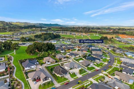 Photo of property in 37 Raithburn Terrace, Pokeno, 2402