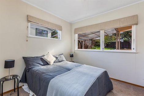 Photo of property in 9 Ellesmere Crescent, Pakuranga Heights, Auckland, 2010
