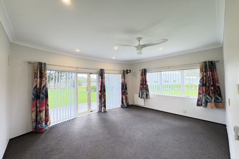 Photo of property in 154 Boord Crescent, Kumeu, 0891