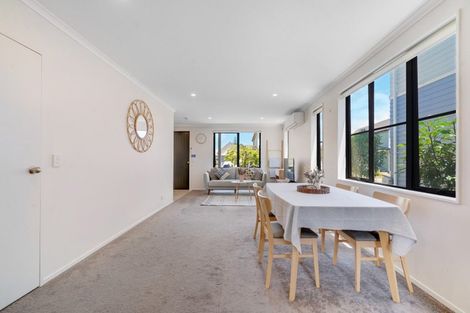 Photo of property in 7 Saddleback Crescent, Papakura, 2110