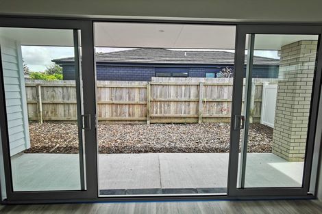 Photo of property in 25c Lillian Place, Orewa, 0931