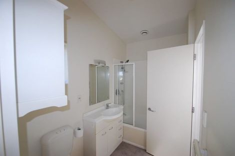 Photo of property in 8/138 Queens Drive, Lyall Bay, Wellington, 6022