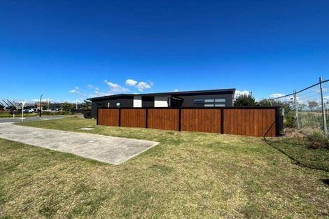 Photo of property in 2 Franks Way, Papamoa Beach, Papamoa, 3118