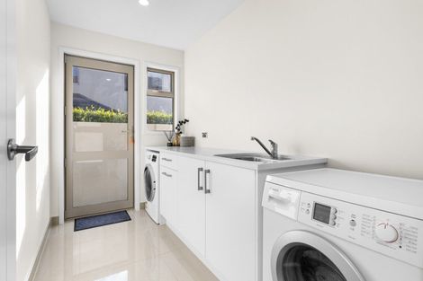 Photo of property in 21 Dalethorpe Avenue, Fairfield, Hamilton, 3214