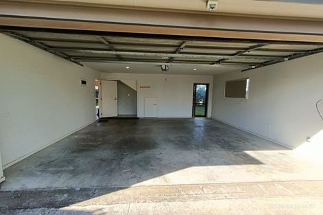 Photo of property in 17 Bordeaux Parade, Te Atatu South, Auckland, 0610