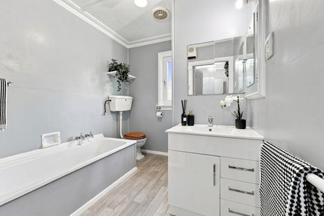 Photo of property in 39 Derwent Street, Helensburgh, Dunedin, 9010