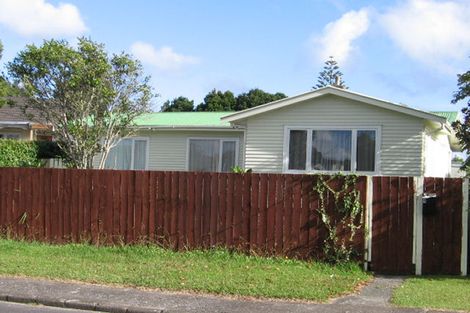Photo of property in 4 Renata Crescent, Te Atatu Peninsula, Auckland, 0610