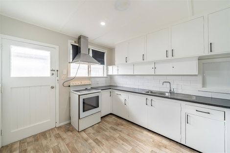 Photo of property in 2/17 Oregon Drive, Maoribank, Upper Hutt, 5018